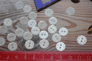 Пуговицы 11 мм пластик Маленький цветок