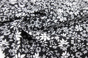 Штапель Мелкий белый цветок на черном